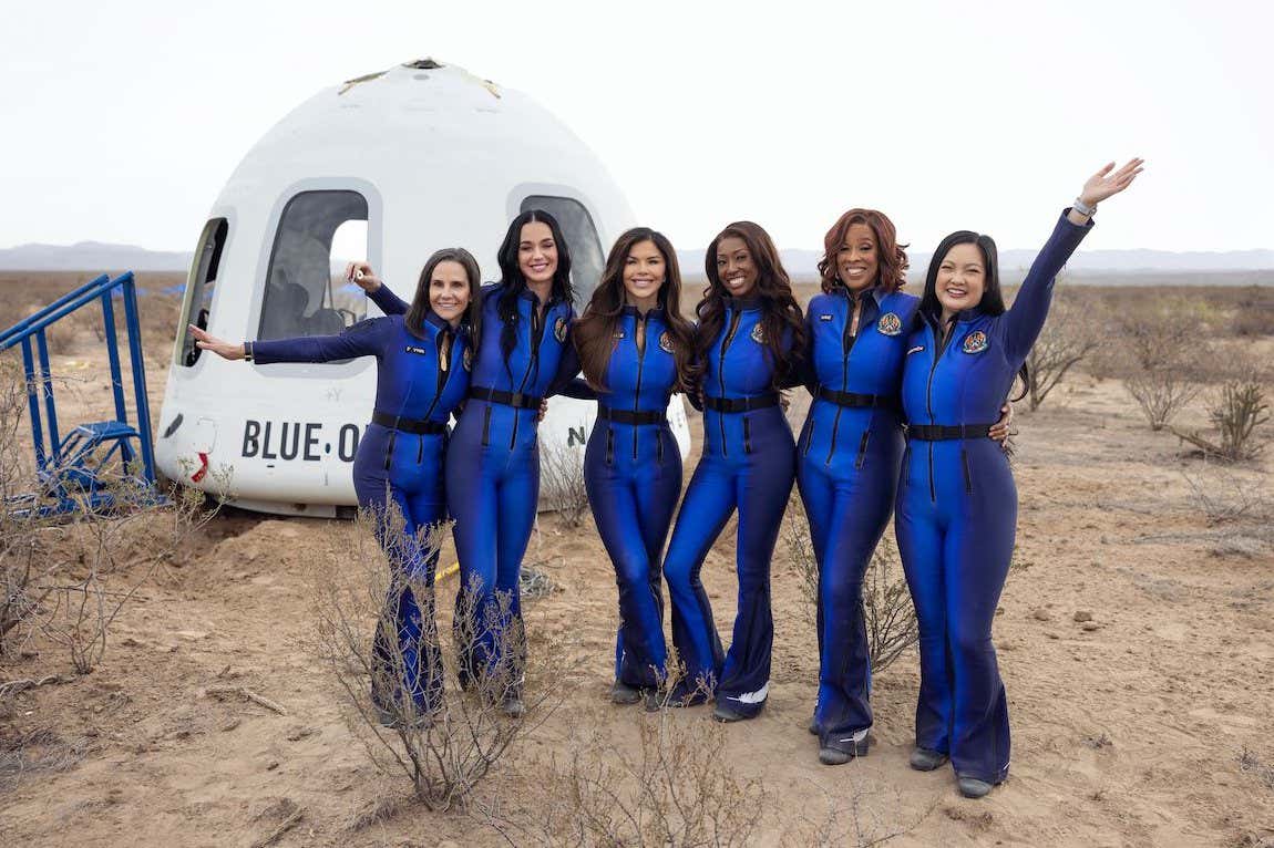 Mandatory Credit: Photo by Blue Origin/ZUMA Press Wire/Shutterstock (15255350a) Texas, USA: New Shepard-31 Capsule Recovery with the crew : Katy Perry, American Singer, Aisha Bowe, American aerospace engineer, Lauren Sanchez, American presenter and companion of Jeff Bezos, Kerianne Flynn, American Producer, Gayle King, American journalist, and Amanda N. Nguyen (Amanda Nguyen), Activist. Suborbital launch system and landing mission. This suborbital flight, the 31st in the New Shepard program and the 11th crewed, will extend Blue Origin's initiative to democratize access to space, having already carried 52 people beyond the Karman line. USA. Blue Origin All-Women Crew Historic Space Launch, Texas, USA - 14 Apr 2025